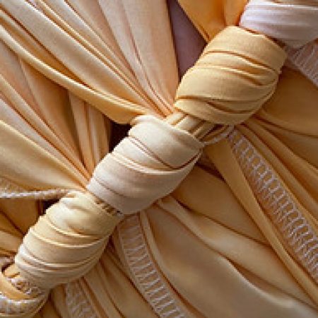 Bengunk Belly Binding € 180,00
A traditional Malaysian belly binding method that provides complete abdominal support after childbirth.