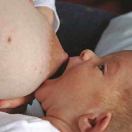 Breastfeeding Consultancy€ 150,00
During my breastfeeding consultation, I like to follow 2 breastfeeding schedules. So it lasts on average 4 hours. I evaluate the baby's oral cavity and the lingual frenulum and help the mother in latching on and in the best positioning of the baby for breastfeeding.